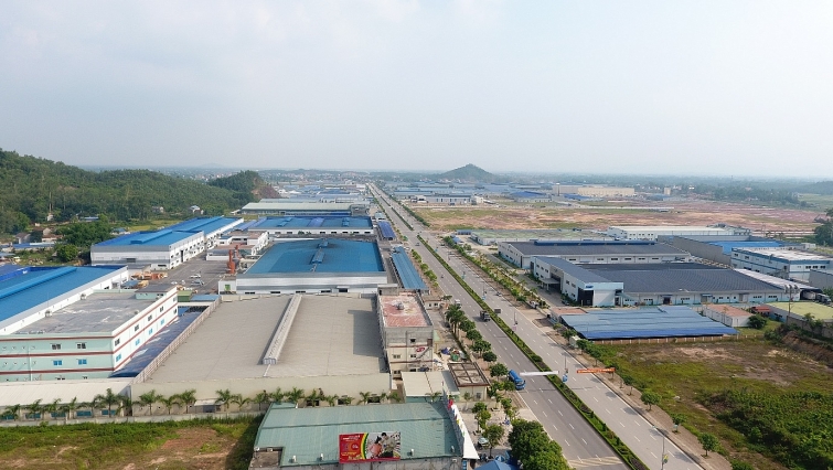 Nhiều lợi thế cho nhà đầu tư khu công nghiệp - dịch vụ