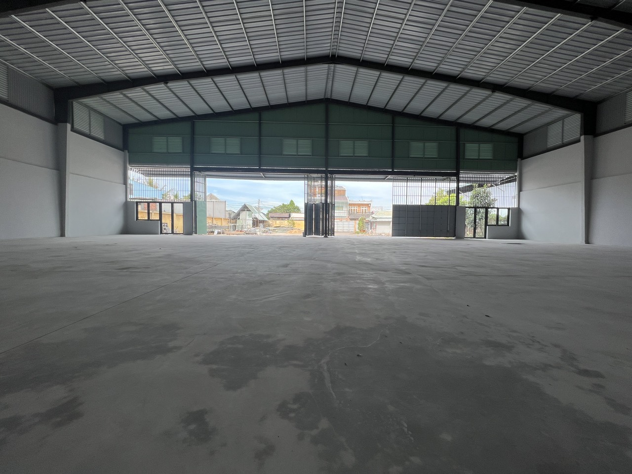 Cho thuê 1800 m2 kho xưởng tại Bình Dương