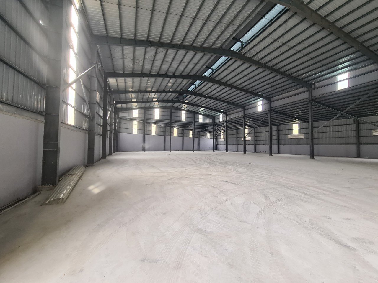 Cho thuê 2000 m2 kho xưởng tại Hà Nội