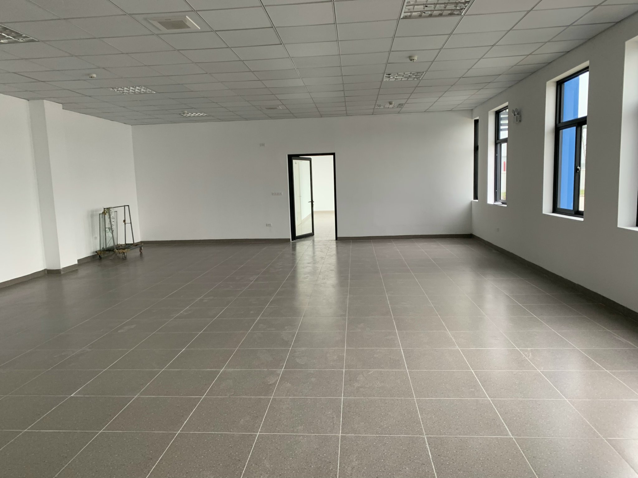 CHO THUÊ HƠN 3000M2 NHÀ XƯỞNG TRONG KCN HOÀ PHÚ, HIỆP HOÀ, BẮC GIANG 