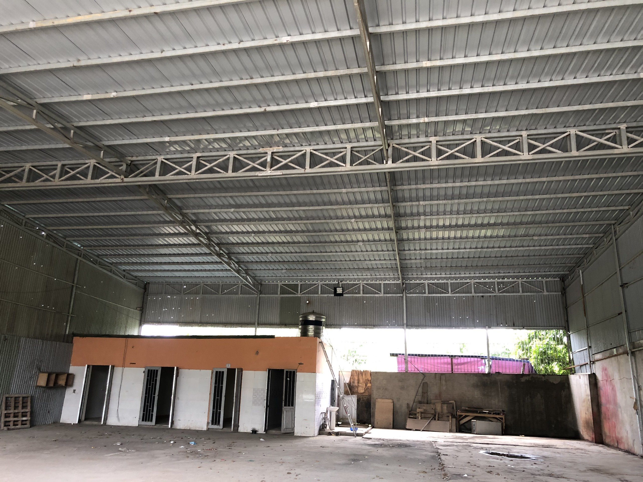 Cho thuê xưởng 500 m2 tại đại lộ Thăng Long, Hà Nội