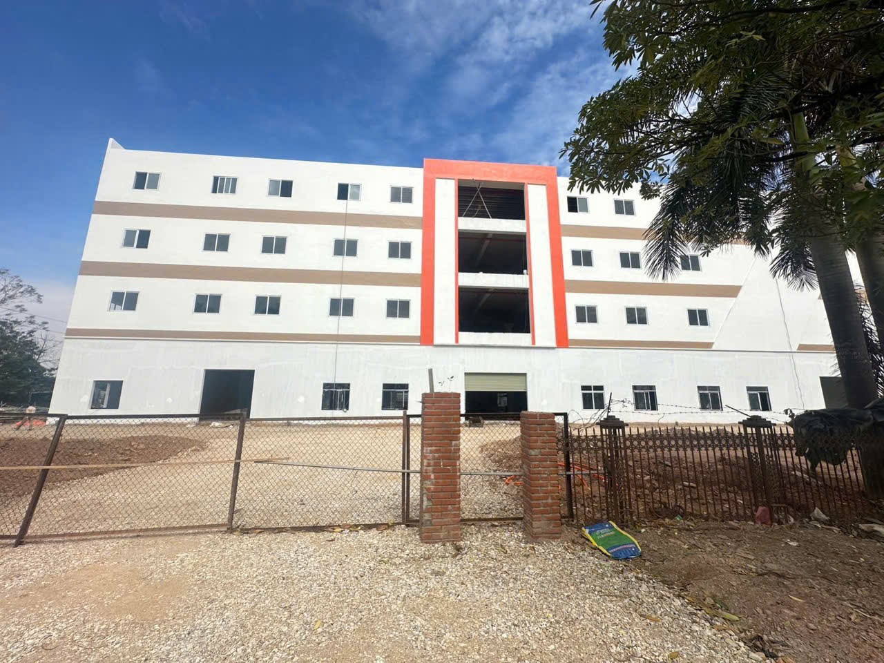 Cho thuê nhà xưởng 4 tầng, mỗi tầng 2000m2 ngoài KCN ở huyện Bình Xuyên, Vĩnh Phúc cũ 