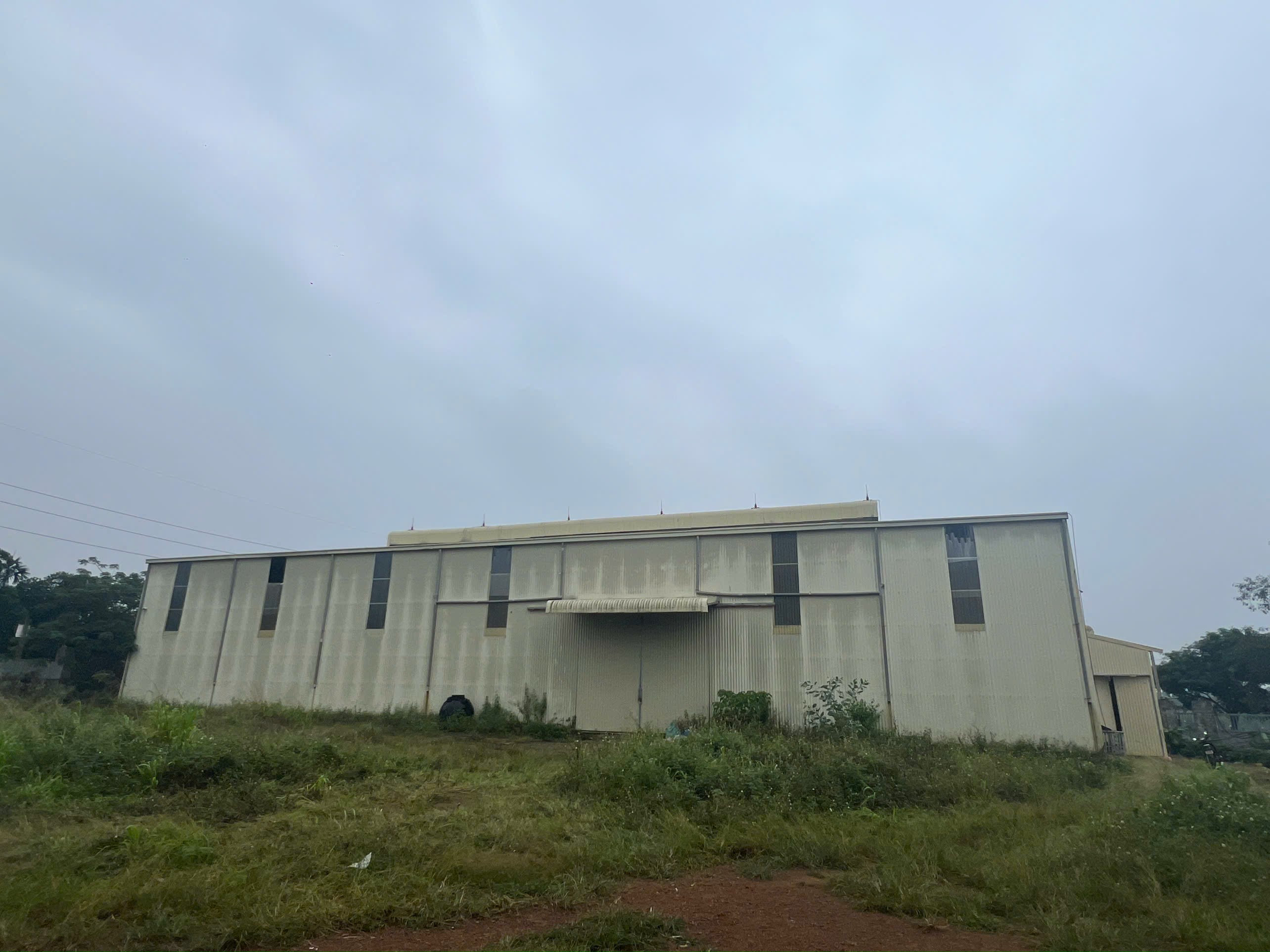 Cho thuê nhà xưởng 1040m2 vị trí siêu đẹp, giá siêu rẻ tại Hòa Lạc, Hà Nội